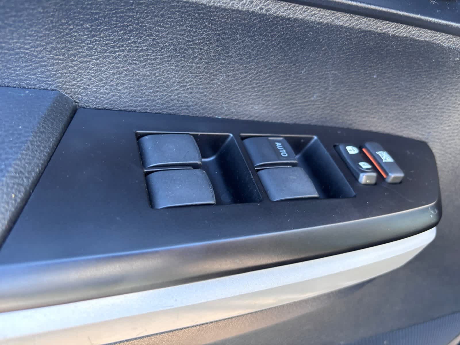Used 2018 Toyota Tundra SR5 w/ SR5 Upgrade Package RWD image 15