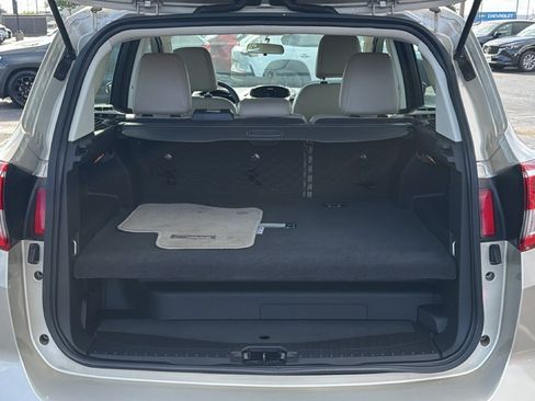 Used 2017 Ford C-MAX Energi SE w/ Equipment Group 402A FWD image 25