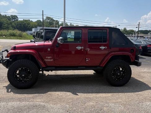 Used 2012 Jeep Wrangler Unlimited Sahara w/ Dual Top Group AWD/4WD image 4