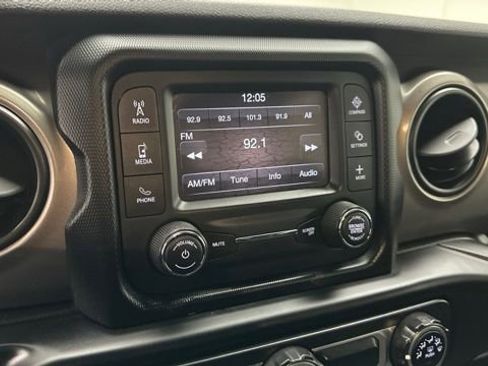 Used 2020 Jeep Gladiator Sport w/ Quick Order Package 23S AWD/4WD image 26