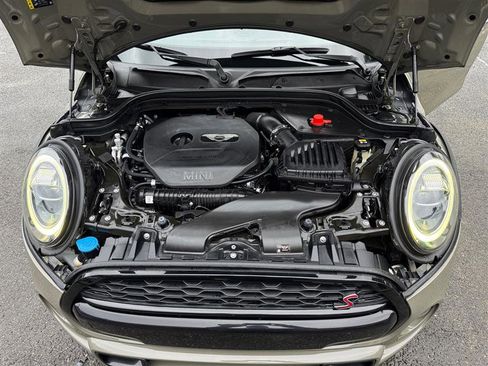 Used 2019 MINI Cooper S w/ Premium Package image 17