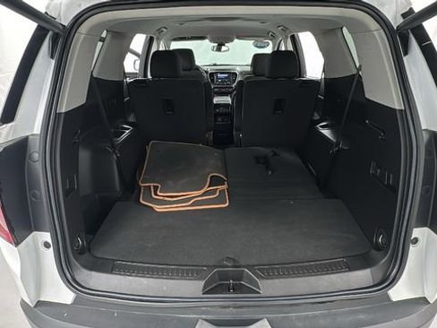 Used 2023 GMC Acadia AT4 image 15