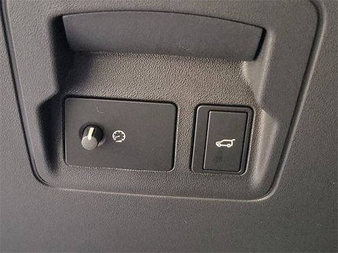 New 2026 Land Rover Range Rover Velar Dynamic SE image 25