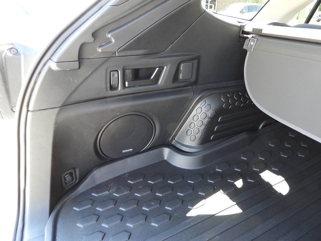 Used 2025 Subaru Outback Limited AWD/4WD image 33