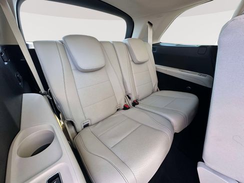 Used 2023 Mercedes-Benz GLS 450 4MATIC image 35