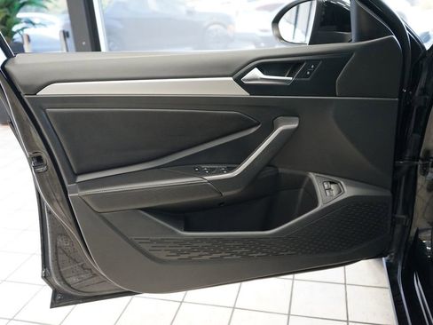 Used 2022 Volkswagen Jetta Sport FWD image 21