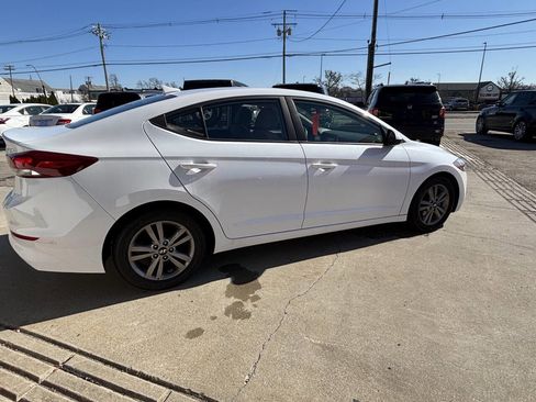 Used 2017 Hyundai Elantra SE FWD image 23