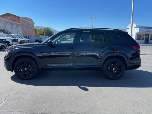 Used 2022 Volkswagen Atlas SEL R-Line image 5