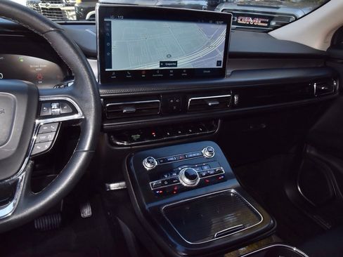 Used 2022 Lincoln Nautilus FWD w/ Premium Package image 26