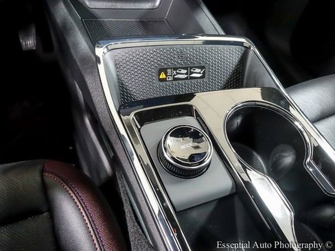 New 2026 Chevrolet Equinox RS w/ LPO, Floor Liner Package image 18