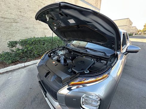 Used 2023 Mitsubishi Outlander SEL image 40