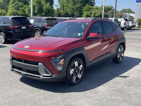 Used 2025 Hyundai Kona SEL FWD image 3