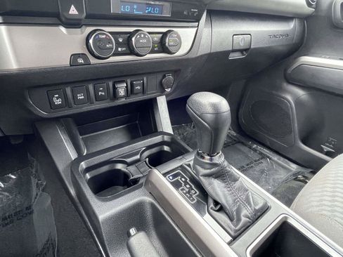 Used 2022 Toyota Tacoma SR5 RWD image 34