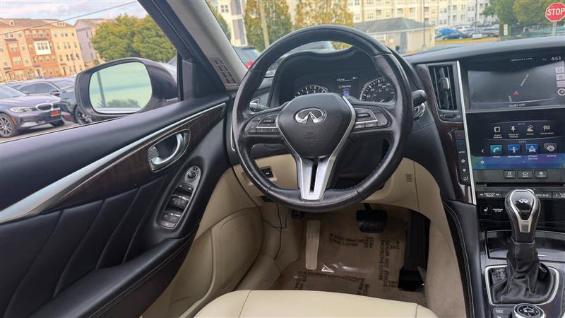 Used 2018 INFINITI Q50 Luxe w/ Essential Package (3.0T Luxe) RWD image 20