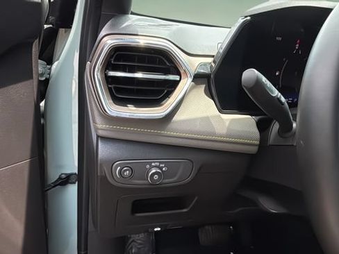 Used 2025 Chevrolet TrailBlazer ACTIV w/ Convenience Package AWD/4WD image 22