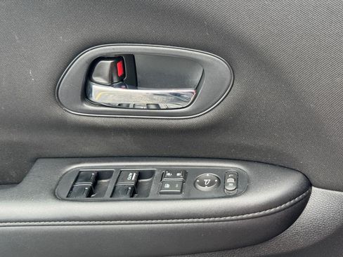 Certified 2018 Honda HR-V LX image 24