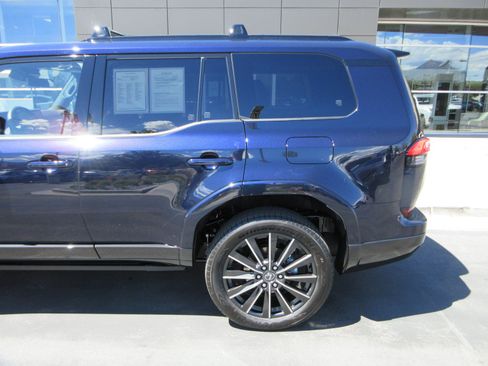 Used 2026 Lexus GX 550 w/ Cold Area Package AWD/4WD image 4
