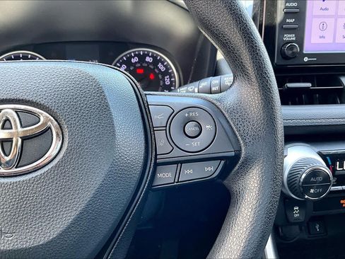 Used 2021 Toyota RAV4 XLE FWD image 25