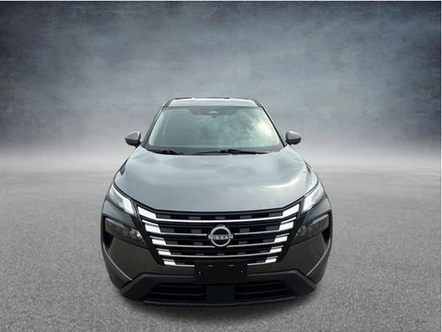 Used 2024 Nissan Rogue SV AWD/4WD image 2