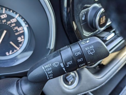 Used 2021 Toyota Highlander XLE image 56