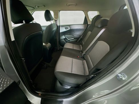 Used 2025 Kia Soul LX w/ LX Technology Package image 28