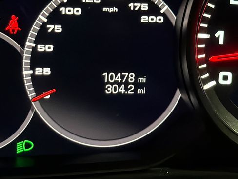 Used 2023 Porsche Cayenne Turbo w/ Premium Package Plus AWD/4WD image 24