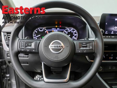 Used 2021 Nissan Rogue S image 10