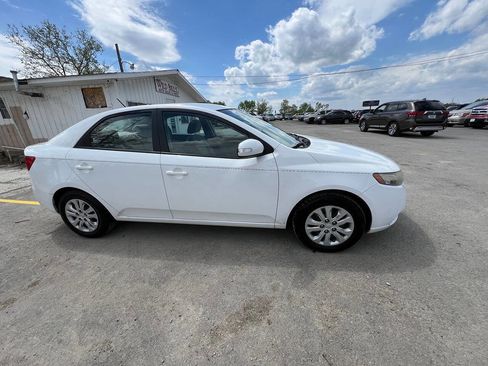 Used 2010 Kia Forte EX FWD image 5