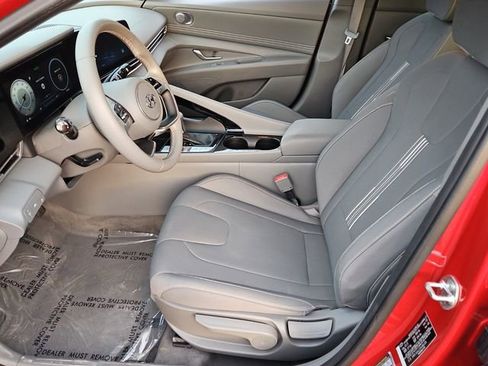Used 2023 Hyundai Elantra SEL w/ Convenience Package image 11