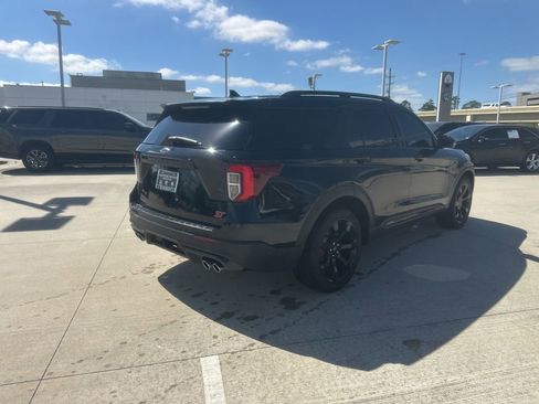 Used 2020 Ford Explorer ST w/ ST Street Pack image 5