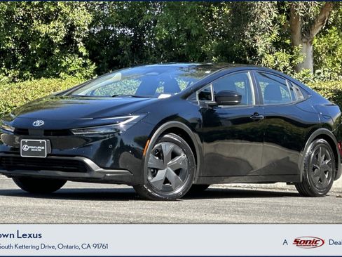 Used 2024 Toyota Prius LE FWD image 1