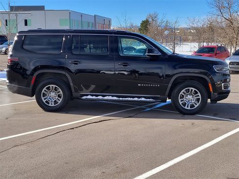 Used 2022 Jeep Wagoneer Series I image 6