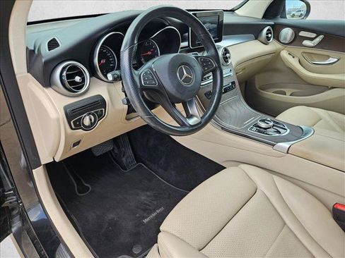 Used 2019 Mercedes-Benz GLC 300 4MATIC image 9
