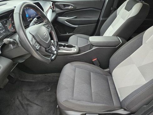 Certified 2024 Chevrolet Trax RS w/ Sunroof Package image 13