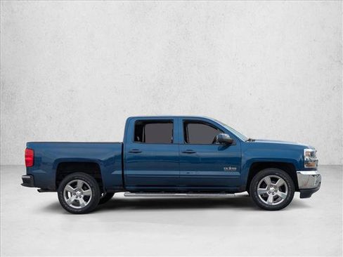 Used 2018 Chevrolet Silverado 1500 LT w/ Texas Edition image 3