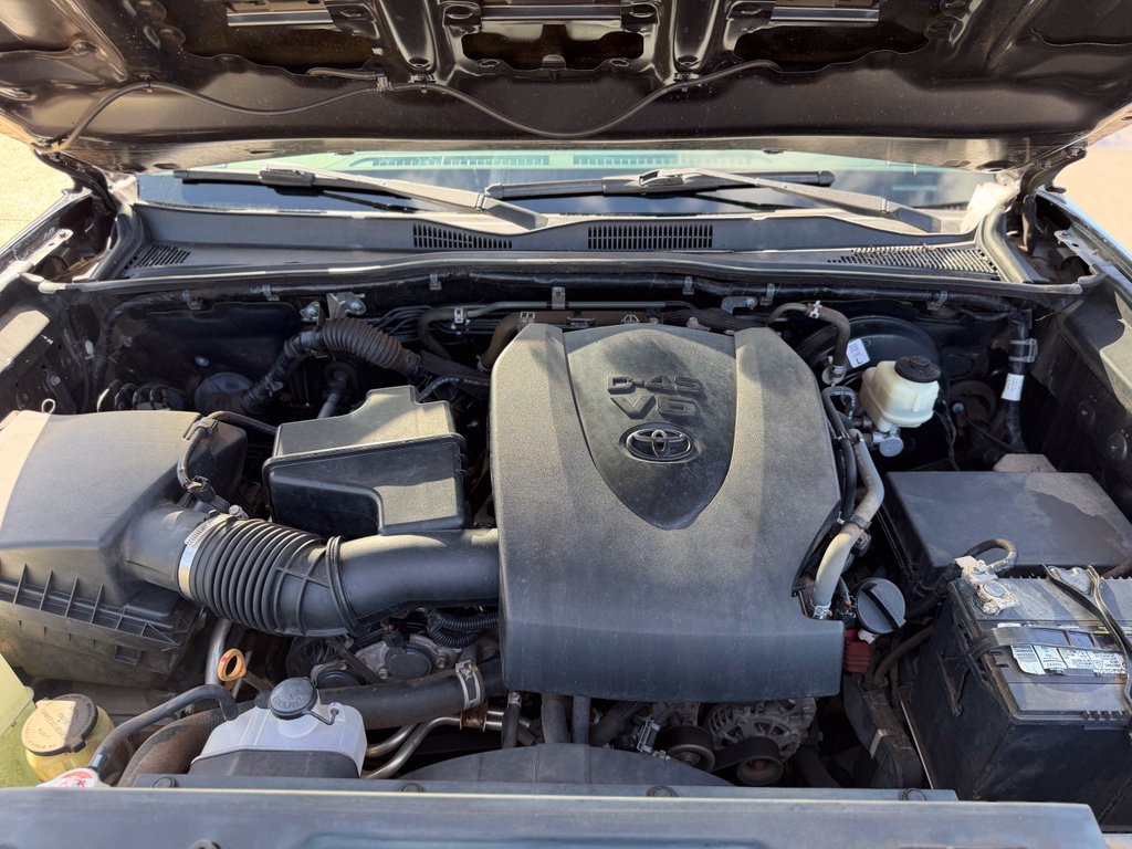 Used 2018 Toyota Tacoma TRD Sport RWD image 17