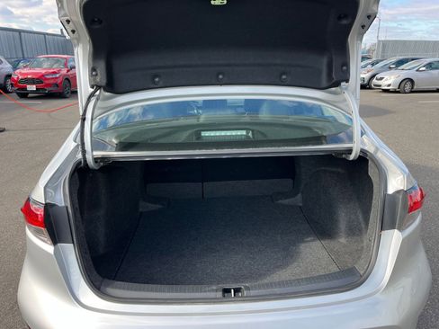 Used 2025 Toyota Corolla LE image 30