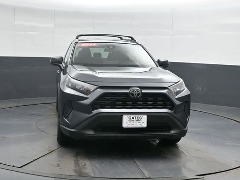 Used 2021 Toyota RAV4 LE w/ Carpet Mat Package (TMS) image 5