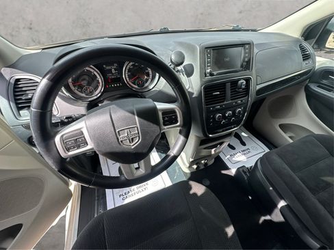 Used 2018 Dodge Grand Caravan SE w/ Rear Park Assist Package FWD image 31