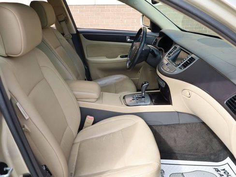 Used 2010 Hyundai Genesis 4.6 image 17