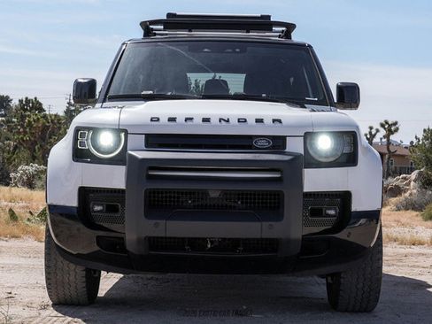 Used 2023 Land Rover Defender 90 X-Dynamic SE image 13