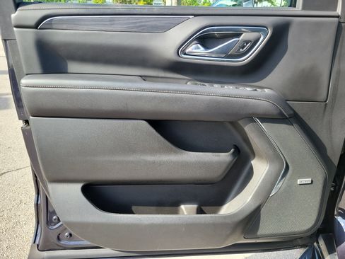 Used 2023 GMC Yukon SLT w/ SLT Premium Package image 25