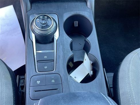 Used 2022 Ford Escape SE w/ SE Sport Appearance Package image 16