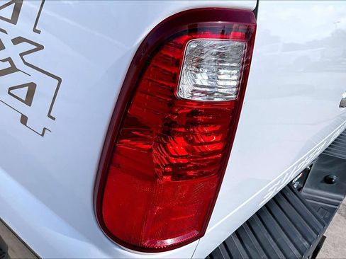 Used 2012 Ford F350 Lariat image 28