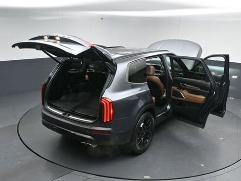 Used 2022 Kia Telluride SX w/ SX Prestige Package image 54