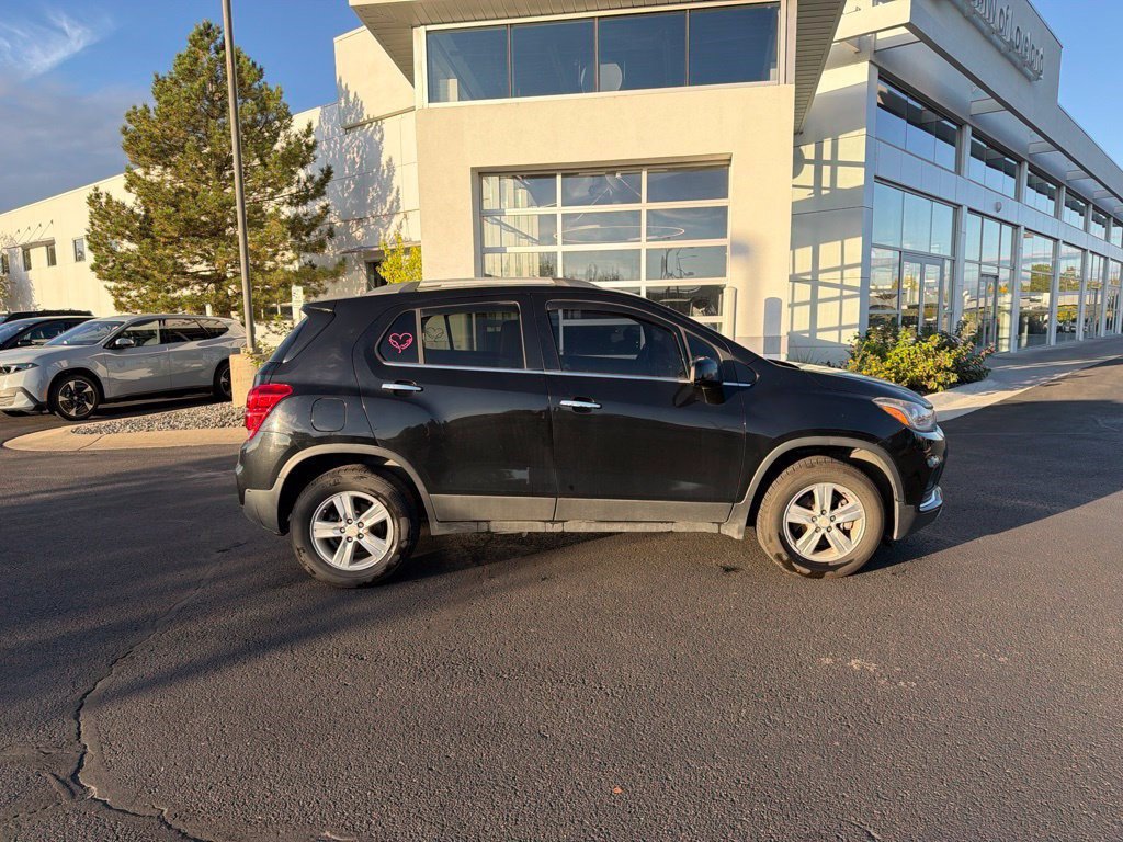 Used 2017 Chevrolet Trax LT w/ LT Convenience Package AWD/4WD image 6