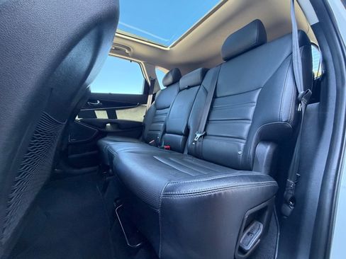 Used 2016 Kia Sorento SX AWD/4WD image 8