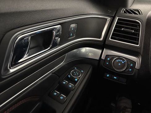 Used 2018 Ford Explorer Sport image 23