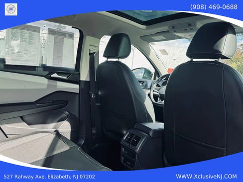 Used 2022 Volkswagen Taos SE image 27