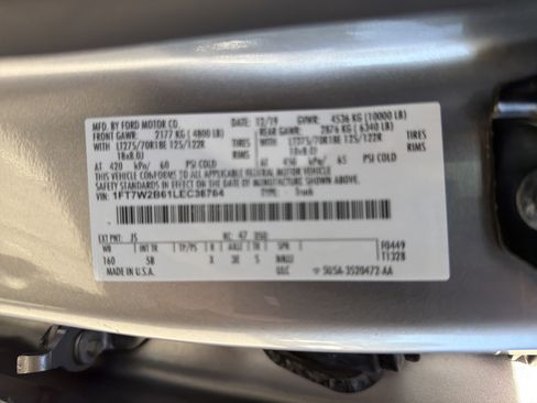 Used 2020 Ford F250 Lariat w/ Chrome Package image 26